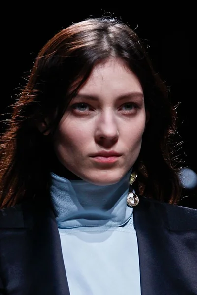 Look 7